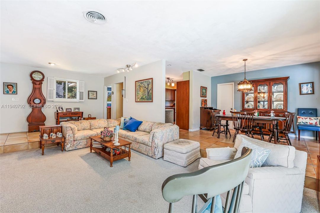 待售: $1,050,000 (3 贝兹, 2 浴室, 2388 平方英尺)