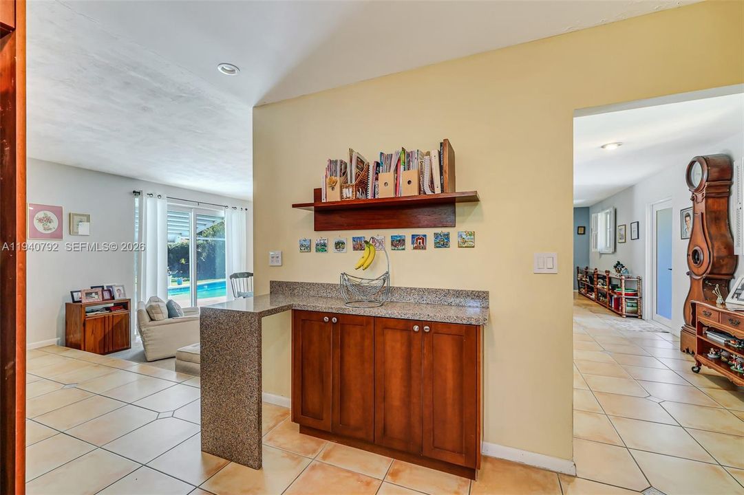 待售: $1,050,000 (3 贝兹, 2 浴室, 2388 平方英尺)