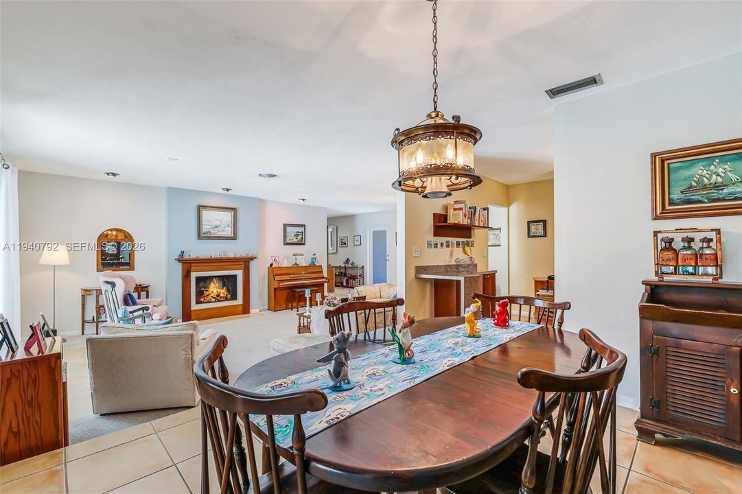 待售: $1,050,000 (3 贝兹, 2 浴室, 2388 平方英尺)