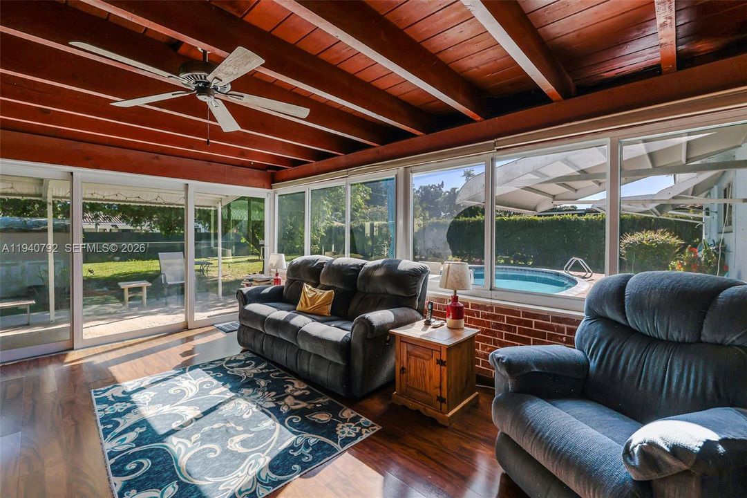 待售: $1,050,000 (3 贝兹, 2 浴室, 2388 平方英尺)