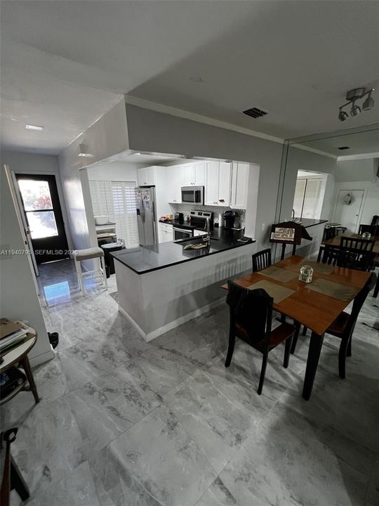 For Sale: $349,000 (2 beds, 2 baths, 1332 Square Feet)