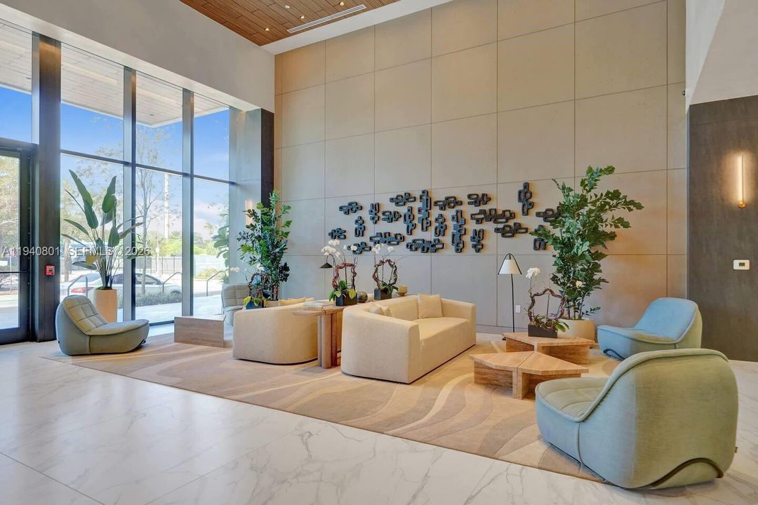 For Sale: $1,125,000 (1 beds, 1 baths, 825 Square Feet)