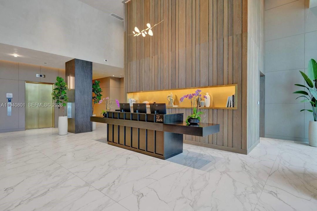 For Sale: $1,125,000 (1 beds, 1 baths, 825 Square Feet)