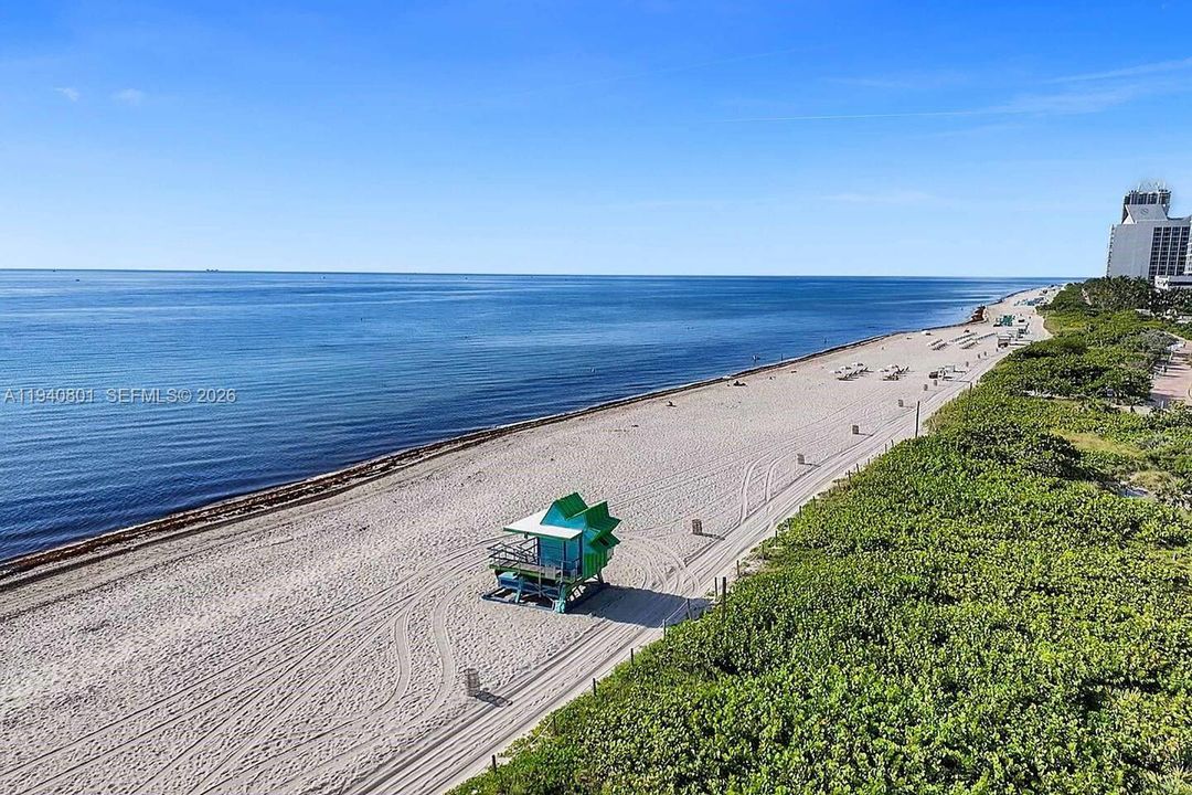 For Sale: $1,125,000 (1 beds, 1 baths, 825 Square Feet)