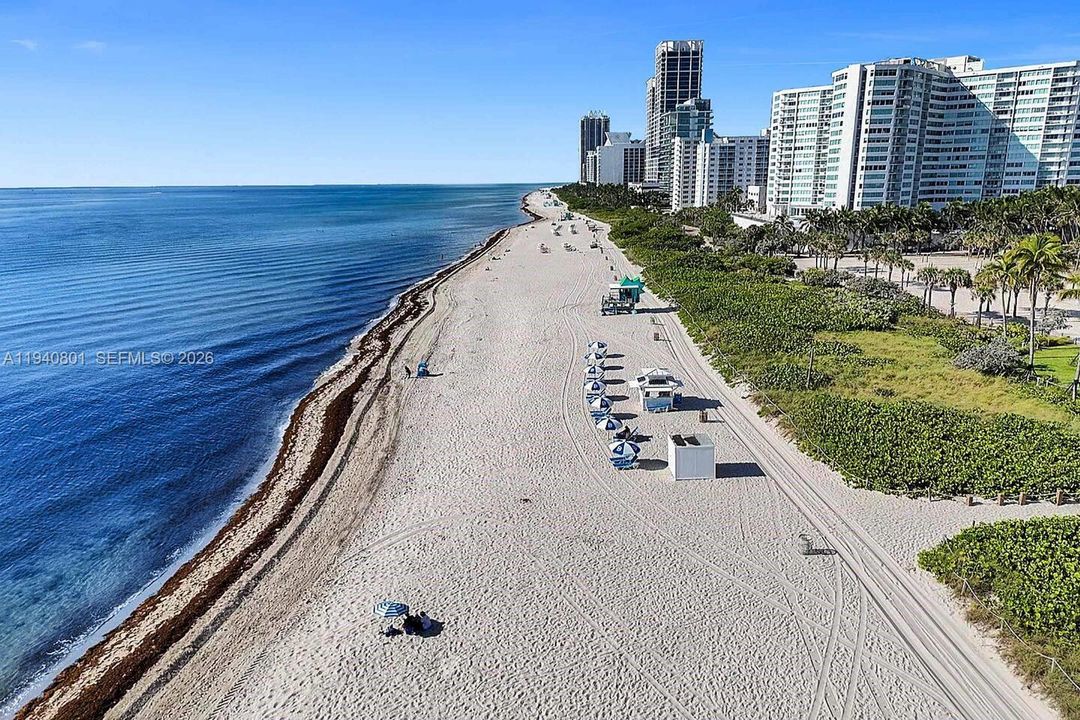 For Sale: $1,125,000 (1 beds, 1 baths, 825 Square Feet)