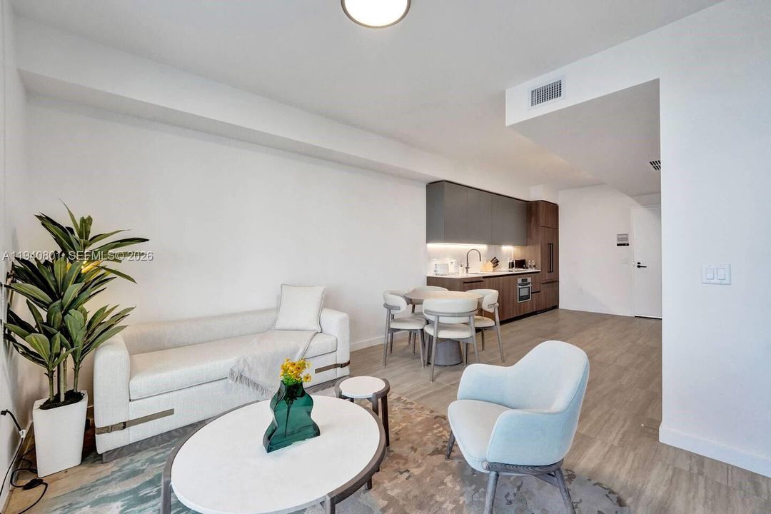 For Sale: $1,125,000 (1 beds, 1 baths, 825 Square Feet)