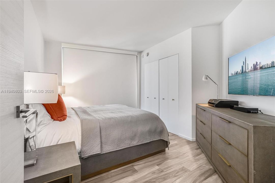 待售: $1,049,000 (2 贝兹, 2 浴室, 1152 平方英尺)