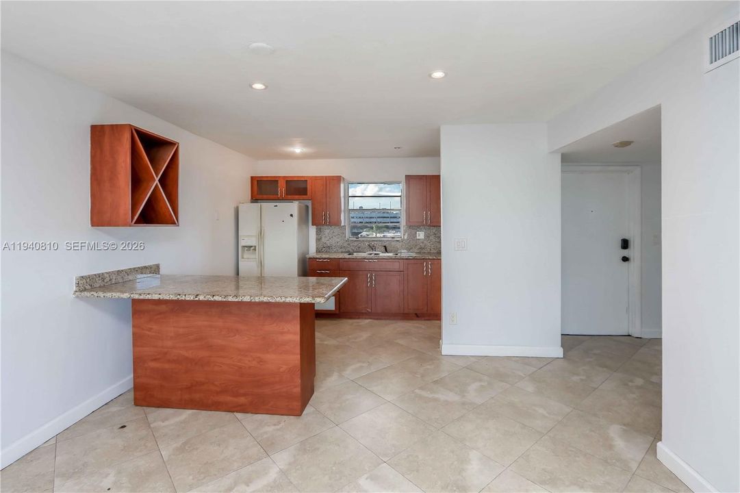 En Renta: $1,500 (1 camas, 1 baños, 700 Pies cuadrados)