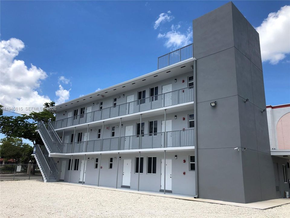 出租: $1,600 (1 贝兹, 1 浴室, 500 平方英尺)