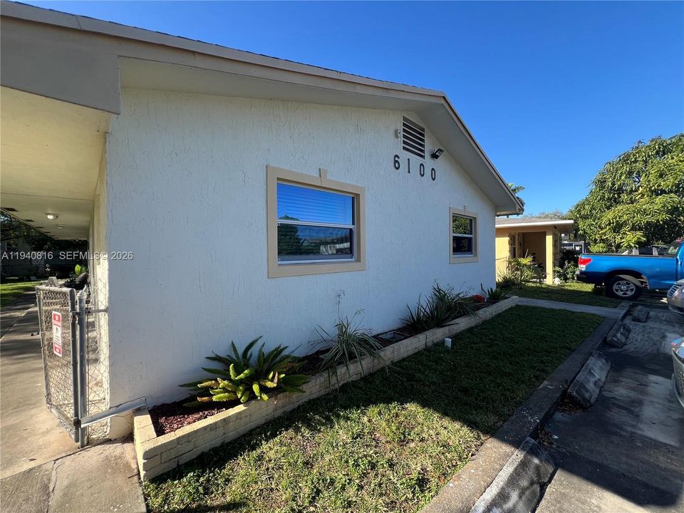 В аренду: $1,750 (2 спален, 1 ванн, 889 Квадратных фут)