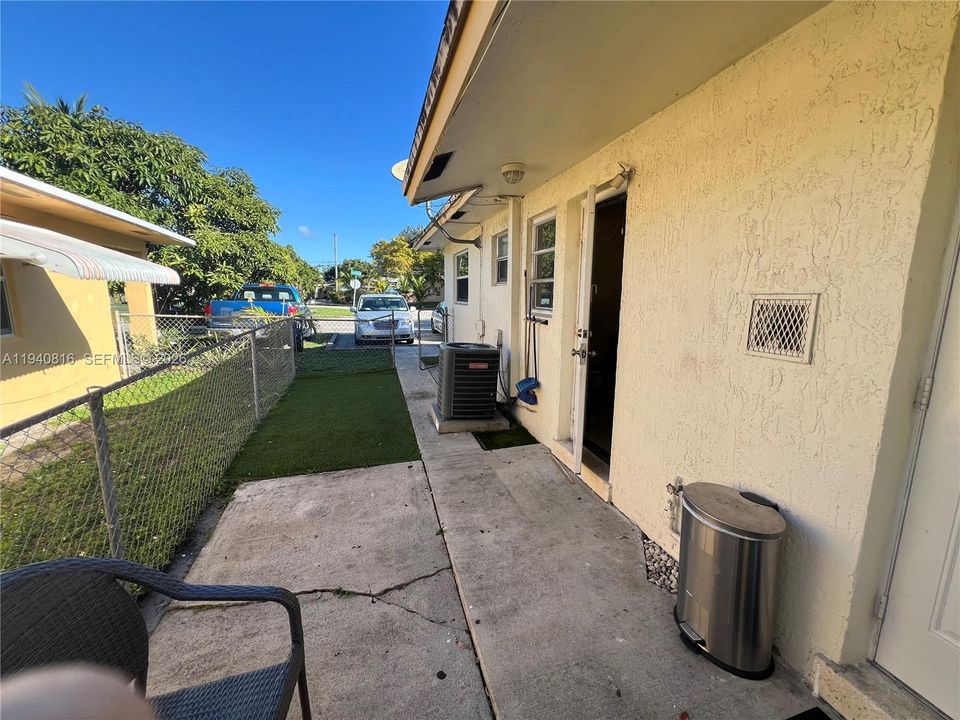 В аренду: $1,750 (2 спален, 1 ванн, 889 Квадратных фут)