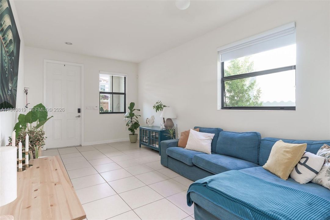 For Rent: $4,300 (4 beds, 2 baths, 1793 Square Feet)