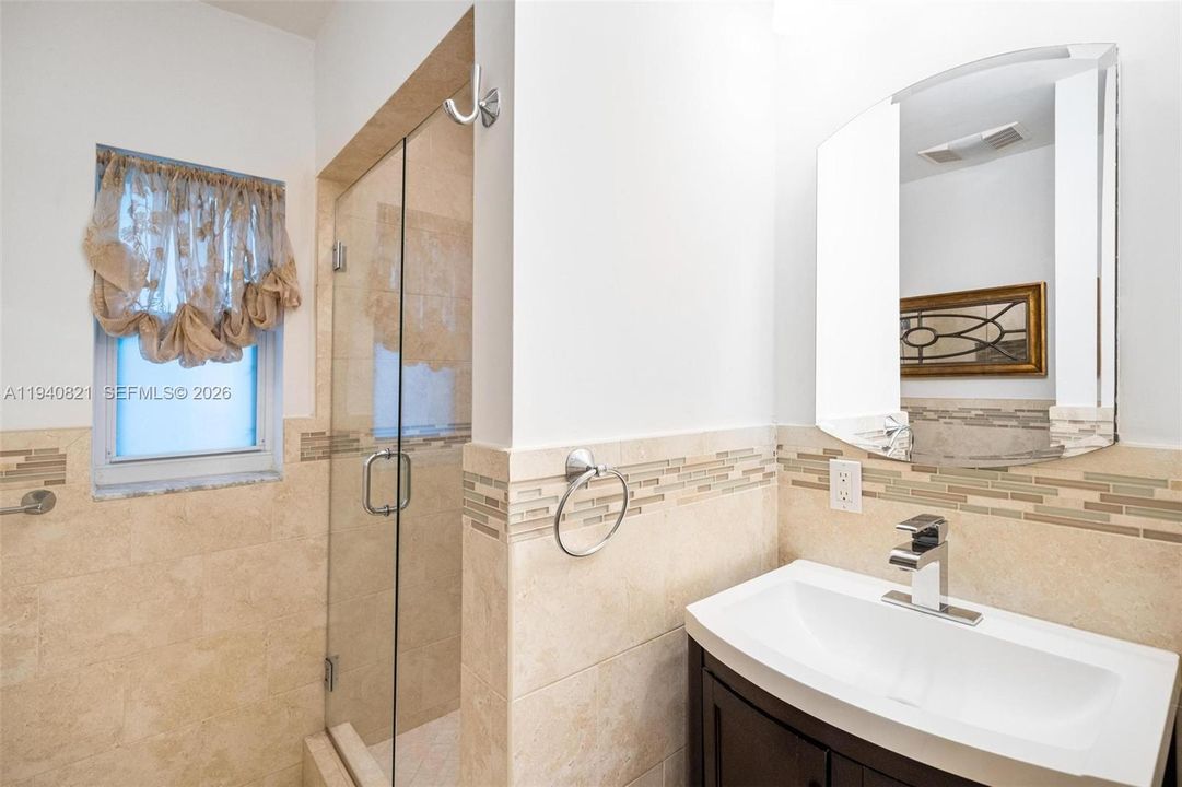 En Renta: $8,000 (3 camas, 2 baños, 1865 Pies cuadrados)