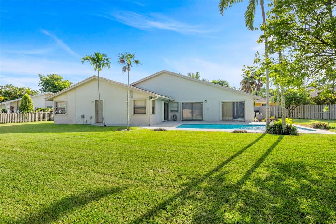 For Rent: $6,000 (4 beds, 3 baths, 2414 Square Feet)