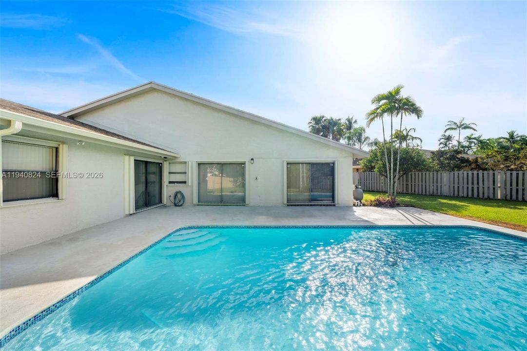 For Rent: $6,000 (4 beds, 3 baths, 2414 Square Feet)