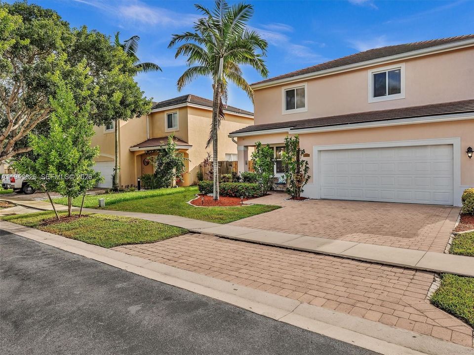 For Sale: $557,900 (4 beds, 2 baths, 2058 Square Feet)