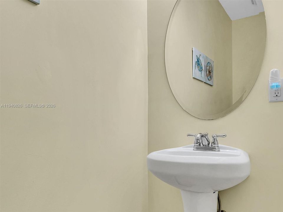 For Sale: $557,900 (4 beds, 2 baths, 2058 Square Feet)