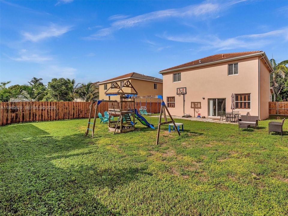 For Sale: $557,900 (4 beds, 2 baths, 2058 Square Feet)