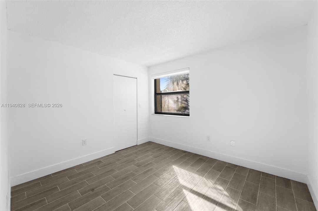 For Rent: $2,900 (3 beds, 2 baths, 1275 Square Feet)