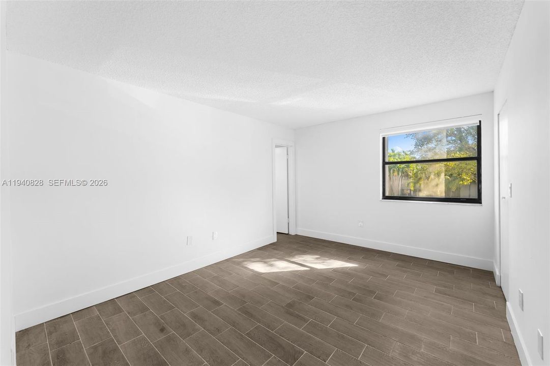 For Rent: $2,900 (3 beds, 2 baths, 1275 Square Feet)