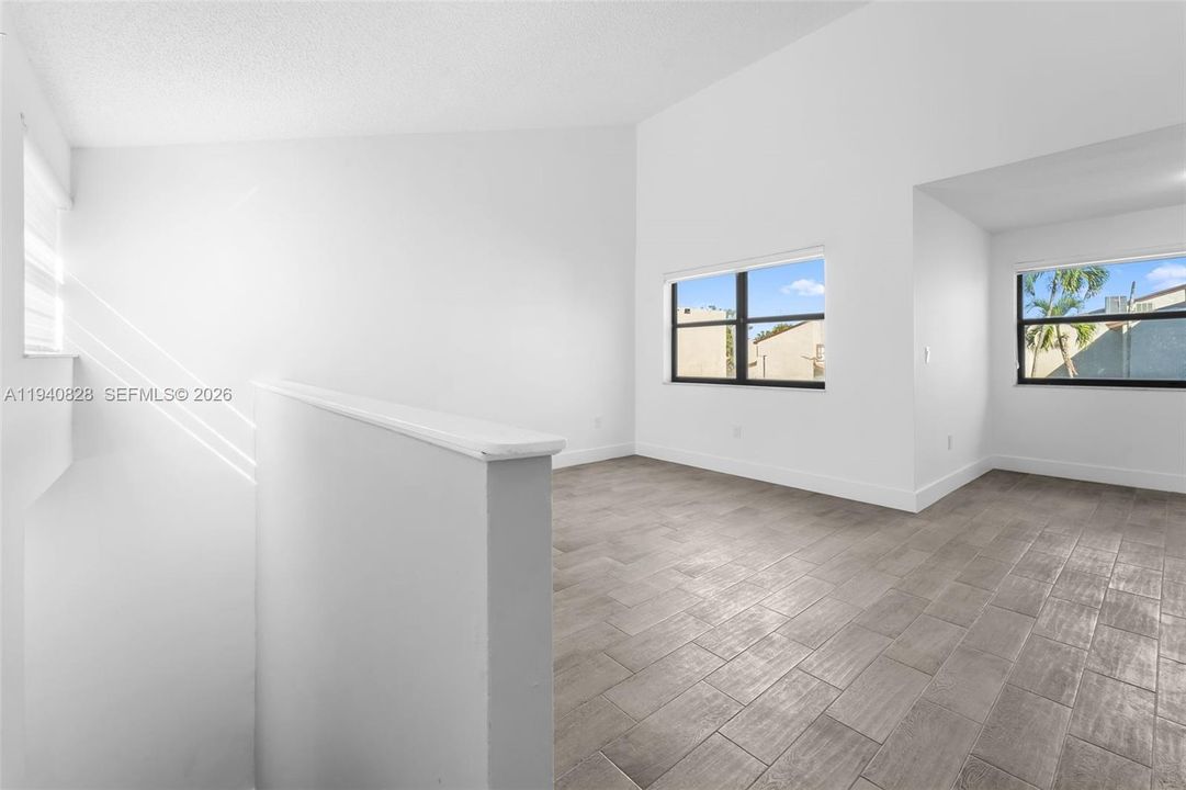 For Rent: $2,900 (3 beds, 2 baths, 1275 Square Feet)