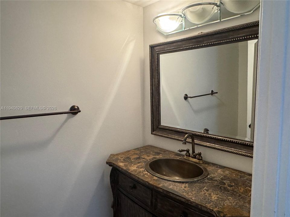 En Venta: $299,000 (1 camas, 1 baños, 950 Pies cuadrados)