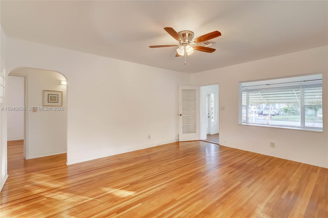 En Renta: $3,000 (2 camas, 2 baños, 2367 Pies cuadrados)