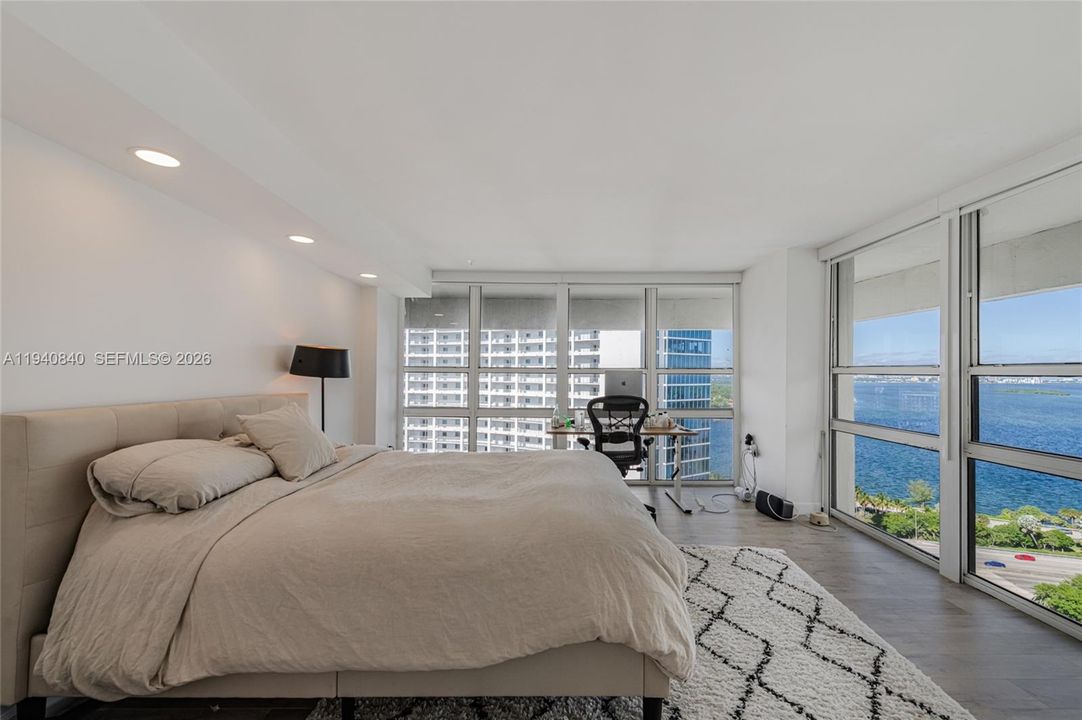 出租: $5,150 (2 贝兹, 2 浴室, 1640 平方英尺)