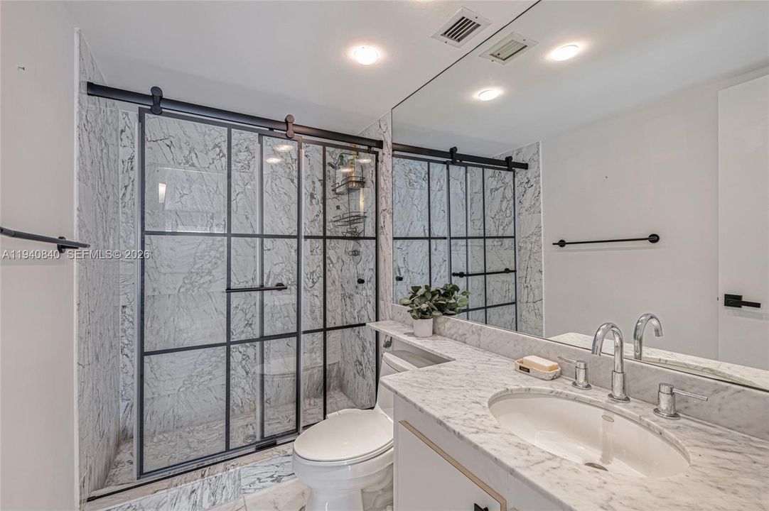 出租: $5,150 (2 贝兹, 2 浴室, 1640 平方英尺)