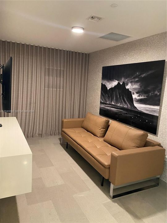 For Rent: $6,590 (2 beds, 2 baths, 1383 Square Feet)