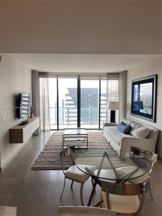 For Rent: $6,590 (2 beds, 2 baths, 1383 Square Feet)