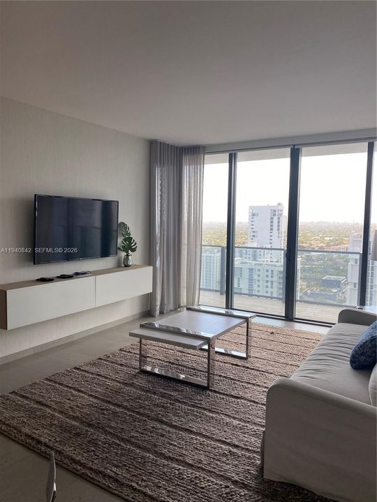 For Rent: $6,590 (2 beds, 2 baths, 1383 Square Feet)