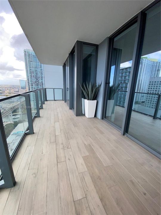 For Rent: $6,590 (2 beds, 2 baths, 1383 Square Feet)