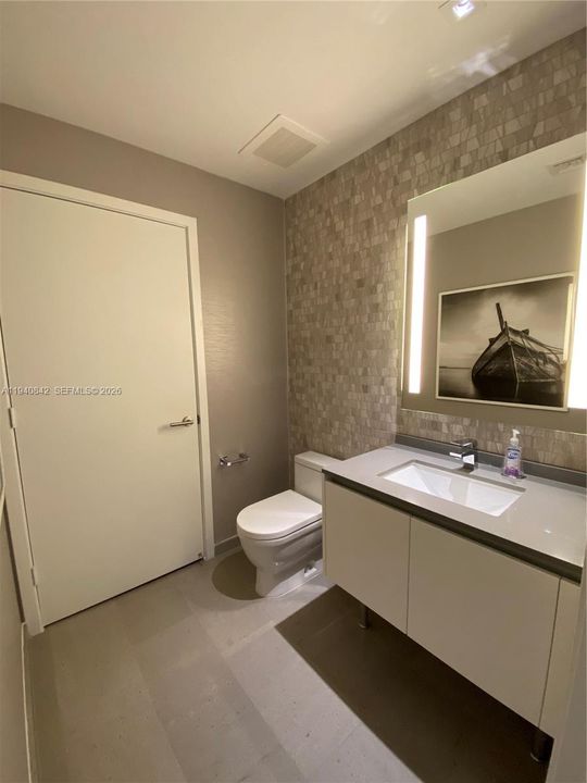 For Rent: $6,590 (2 beds, 2 baths, 1383 Square Feet)