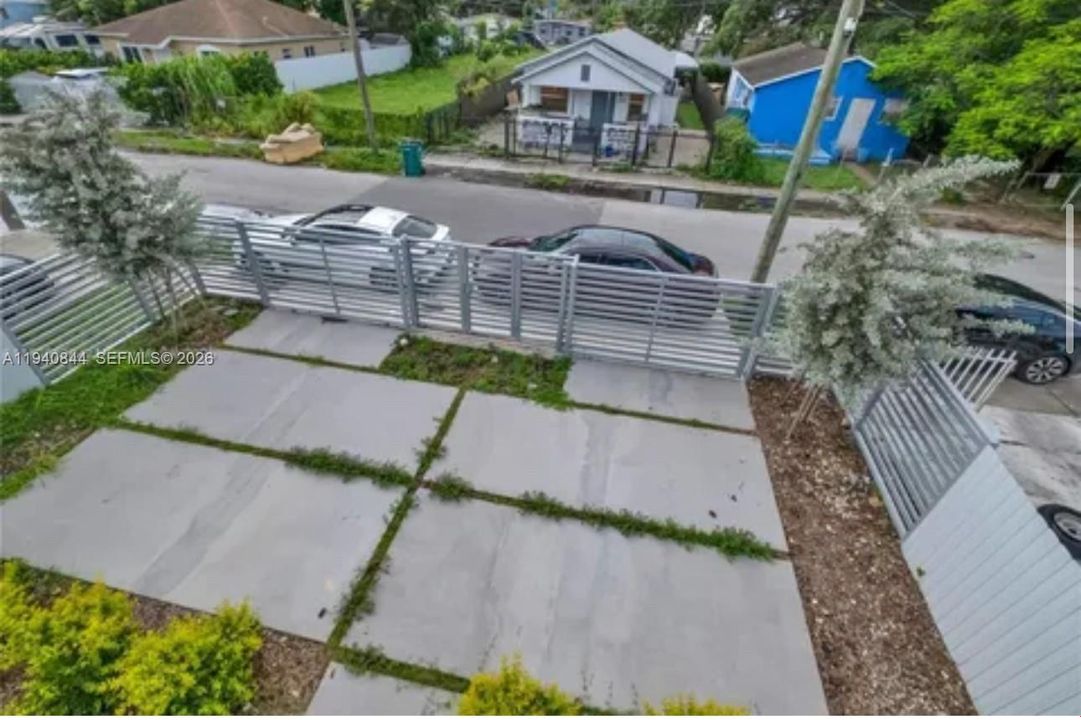 For Rent: $3,200 (3 beds, 2 baths, 2028 Square Feet)