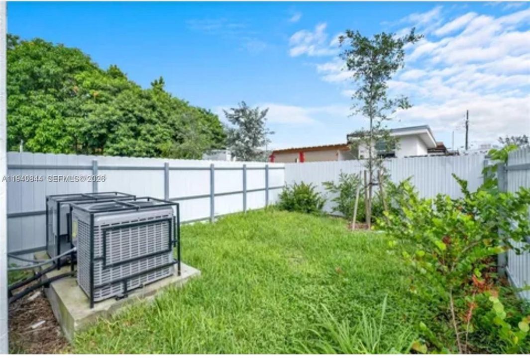 For Rent: $3,200 (3 beds, 2 baths, 2028 Square Feet)