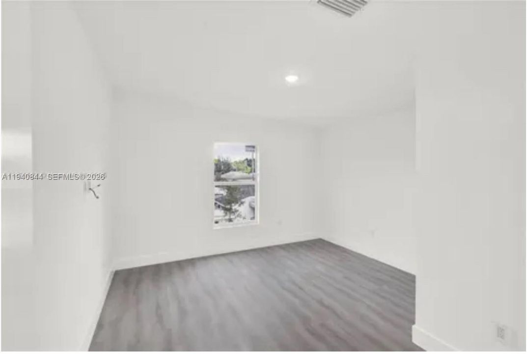 For Rent: $3,200 (3 beds, 2 baths, 2028 Square Feet)