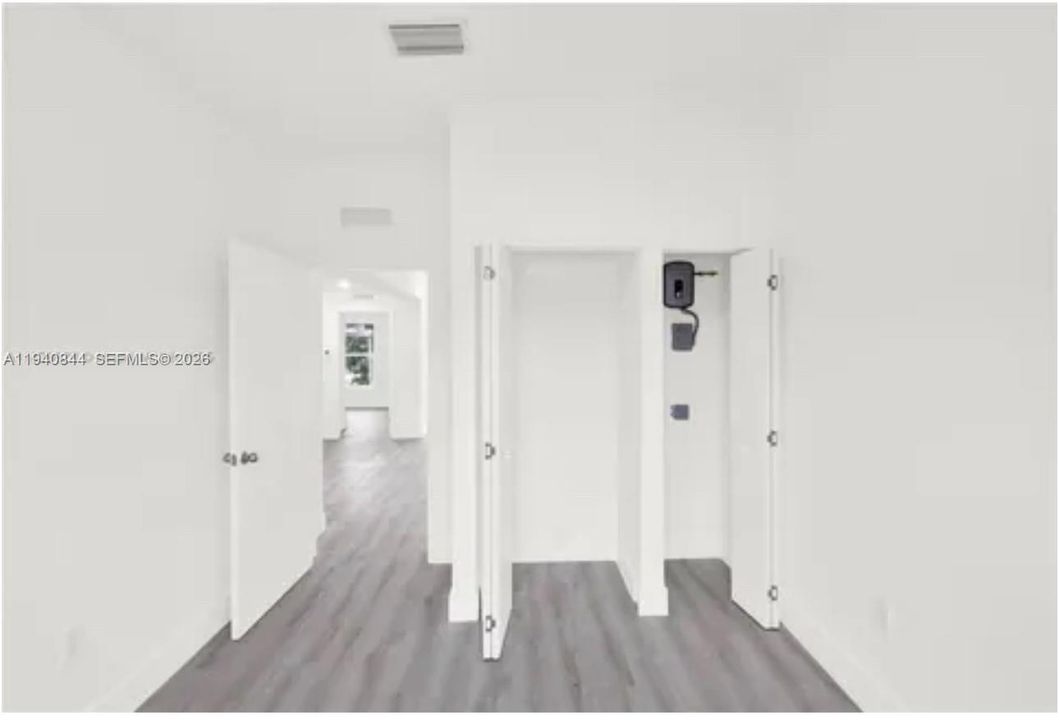 For Rent: $3,200 (3 beds, 2 baths, 2028 Square Feet)