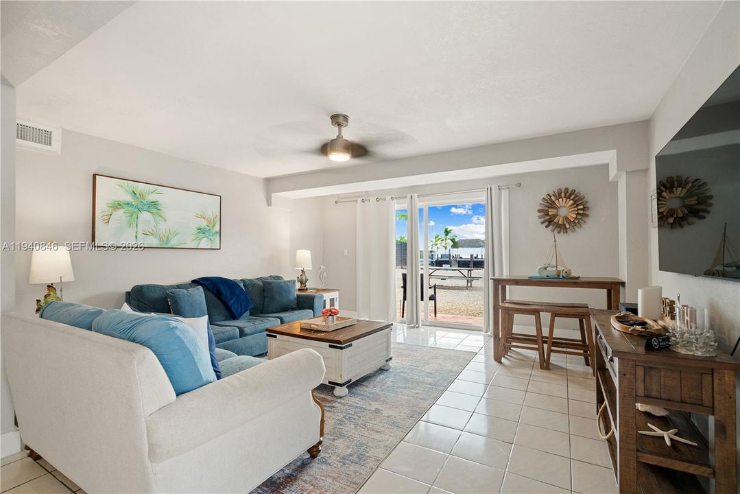 For Sale: $2,395,000 (4 beds, 2 baths, 1716 Square Feet)