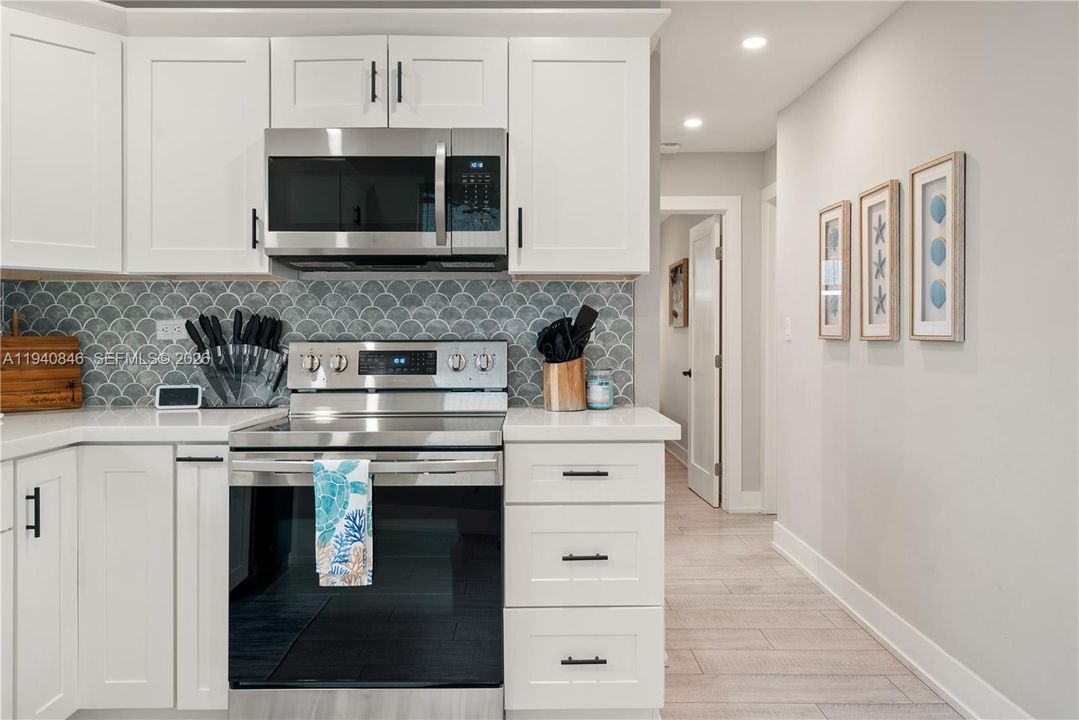 For Sale: $2,395,000 (4 beds, 2 baths, 1716 Square Feet)