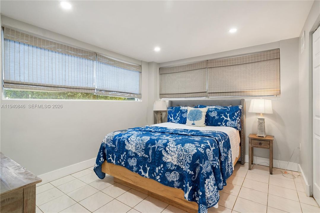 For Sale: $2,395,000 (4 beds, 2 baths, 1716 Square Feet)