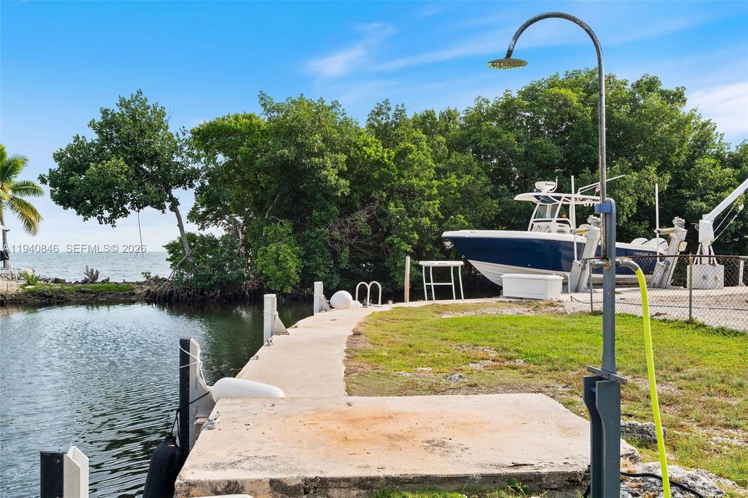 For Sale: $2,395,000 (4 beds, 2 baths, 1716 Square Feet)