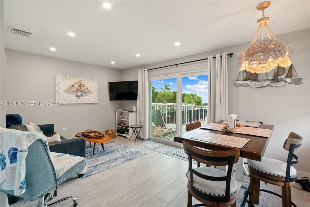 For Sale: $2,395,000 (4 beds, 2 baths, 1716 Square Feet)