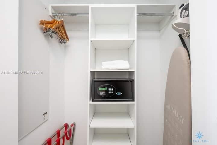 На продажу: $495,000 (2 спален, 2 ванн, 1028 Квадратных фут)