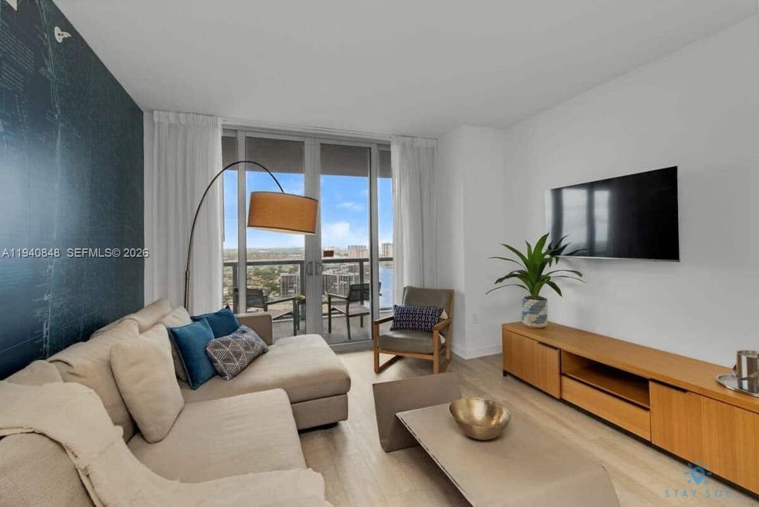 На продажу: $495,000 (2 спален, 2 ванн, 1028 Квадратных фут)