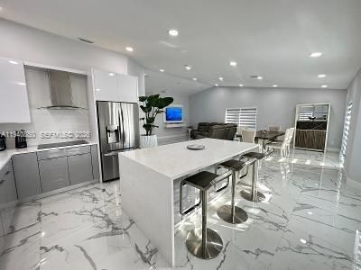 For Rent: $4,500 (3 beds, 2 baths, 1652 Square Feet)