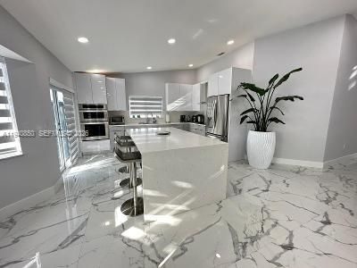 For Rent: $4,500 (3 beds, 2 baths, 1652 Square Feet)