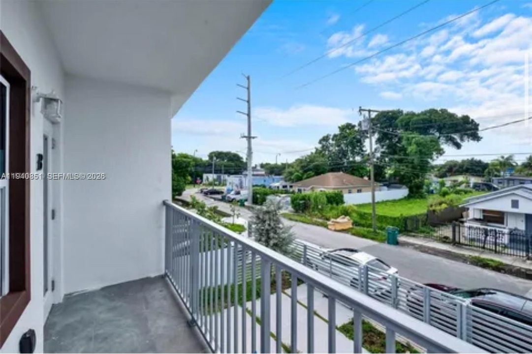 For Rent: $3,200 (3 beds, 2 baths, 2028 Square Feet)