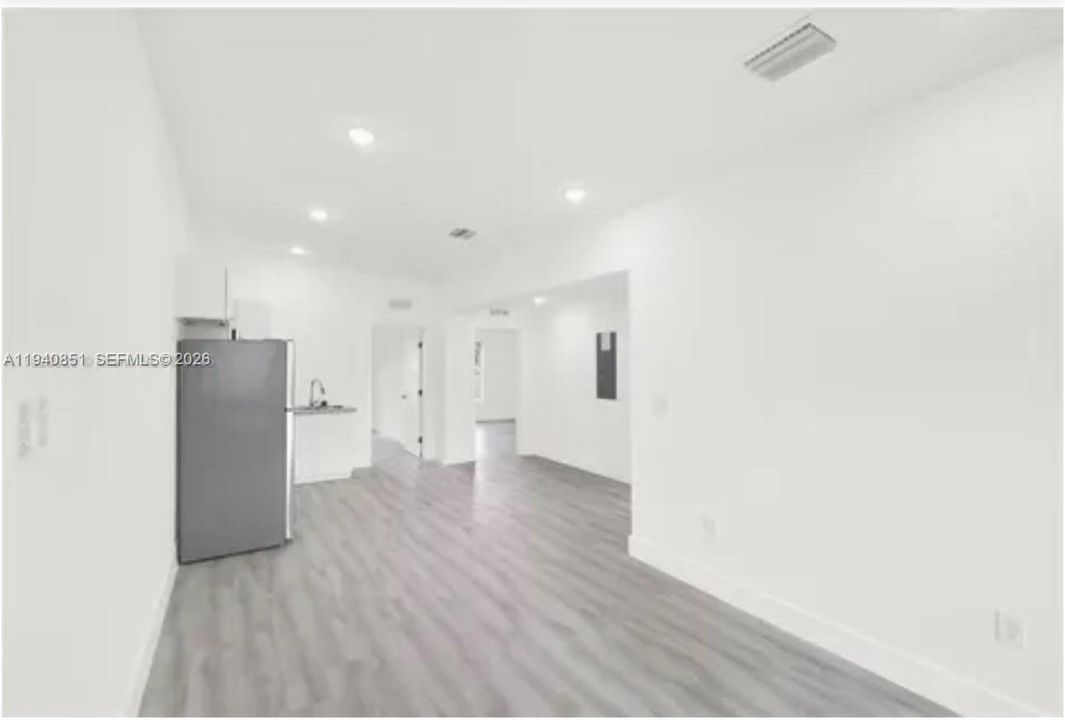 For Rent: $3,200 (3 beds, 2 baths, 2028 Square Feet)