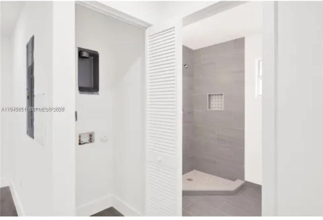 For Rent: $3,200 (3 beds, 2 baths, 2028 Square Feet)